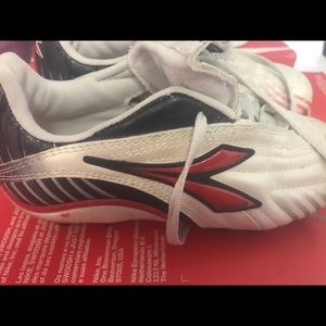 Kids soccer shoes